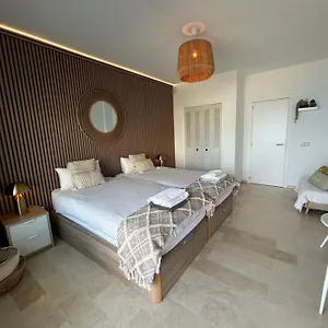 https://amazing-stay-with-frontline-sea-views-torremolinos.hotelsinnerja.org